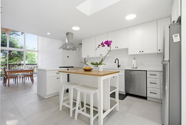 46 Underhill Road, Orinda, CA 94563