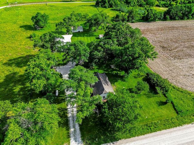 1945 N 900th Road, Eudora, KS 66025