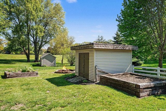 7695 W 350 N, Shipshewana, IN 46565