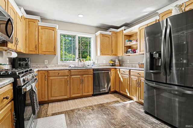 7695 W 350 N, Shipshewana, IN 46565