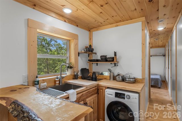 678 Forest Lake Heights Drive 2, Nebo, NC 28761