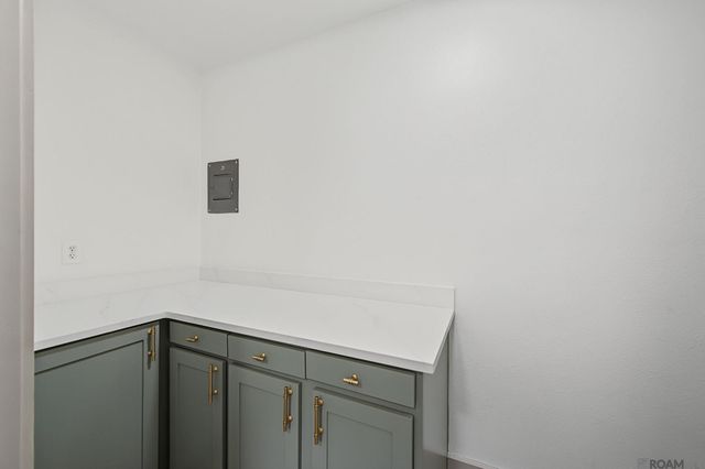 2434 Honeysuckle Ave, Baton Rouge, LA 70808
