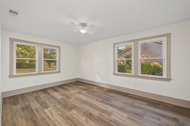 2434 Honeysuckle Ave, Baton Rouge, LA 70808