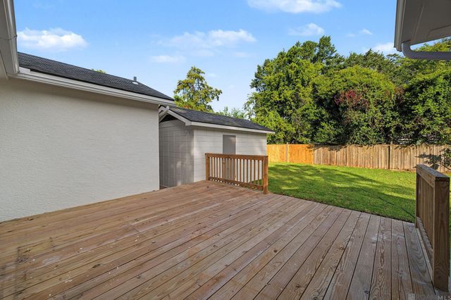 2434 Honeysuckle Ave, Baton Rouge, LA 70808