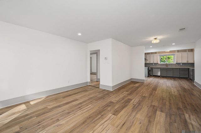 2434 Honeysuckle Ave, Baton Rouge, LA 70808