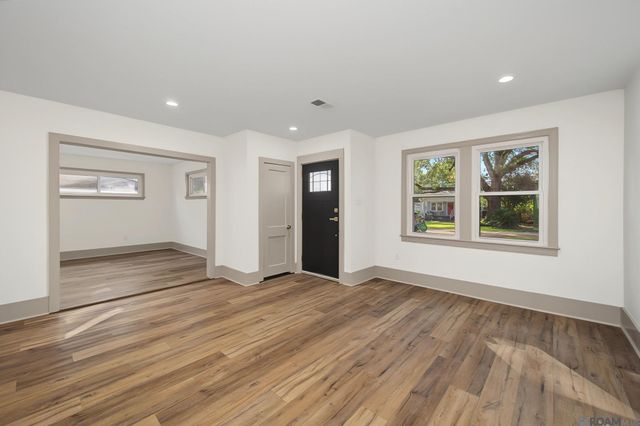 2434 Honeysuckle Ave, Baton Rouge, LA 70808
