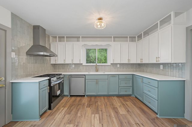 2434 Honeysuckle Ave, Baton Rouge, LA 70808