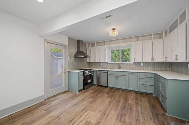 2434 Honeysuckle Ave, Baton Rouge, LA 70808