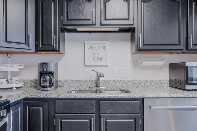 5065 Spinnaker Lane E, Crown Point, IN 46307