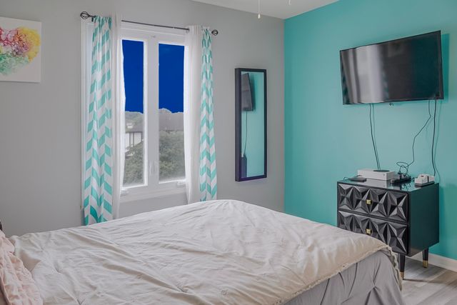 5065 Spinnaker Lane E, Crown Point, IN 46307