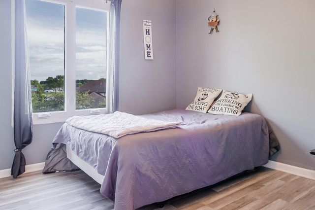 5065 Spinnaker Lane E, Crown Point, IN 46307