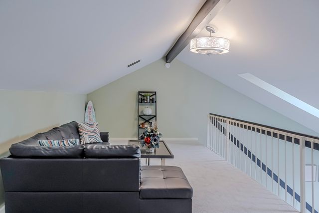 5065 Spinnaker Lane E, Crown Point, IN 46307