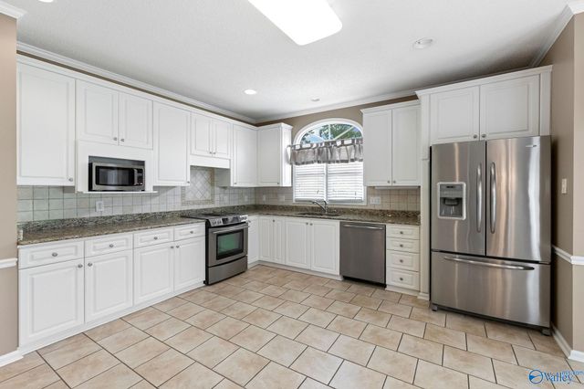 1350 Pennington Court SW, Hartselle, AL 35640