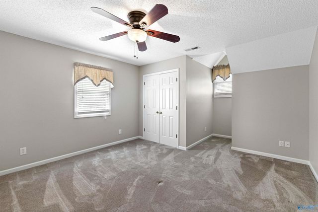 1350 Pennington Court SW, Hartselle, AL 35640
