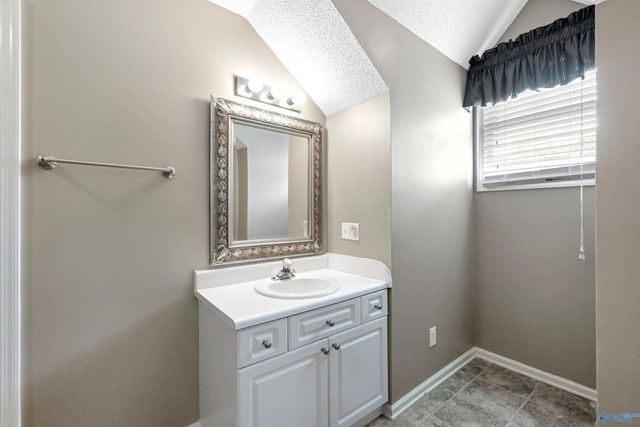 1350 Pennington Court SW, Hartselle, AL 35640