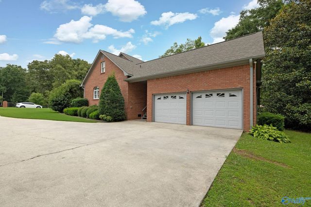 1350 Pennington Court SW, Hartselle, AL 35640