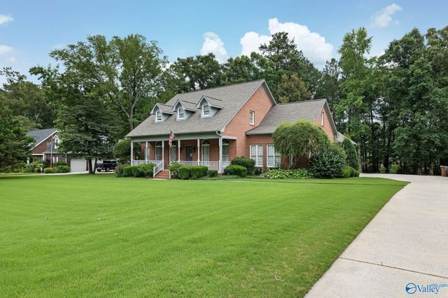 1350 Pennington Court SW, Hartselle, AL 35640