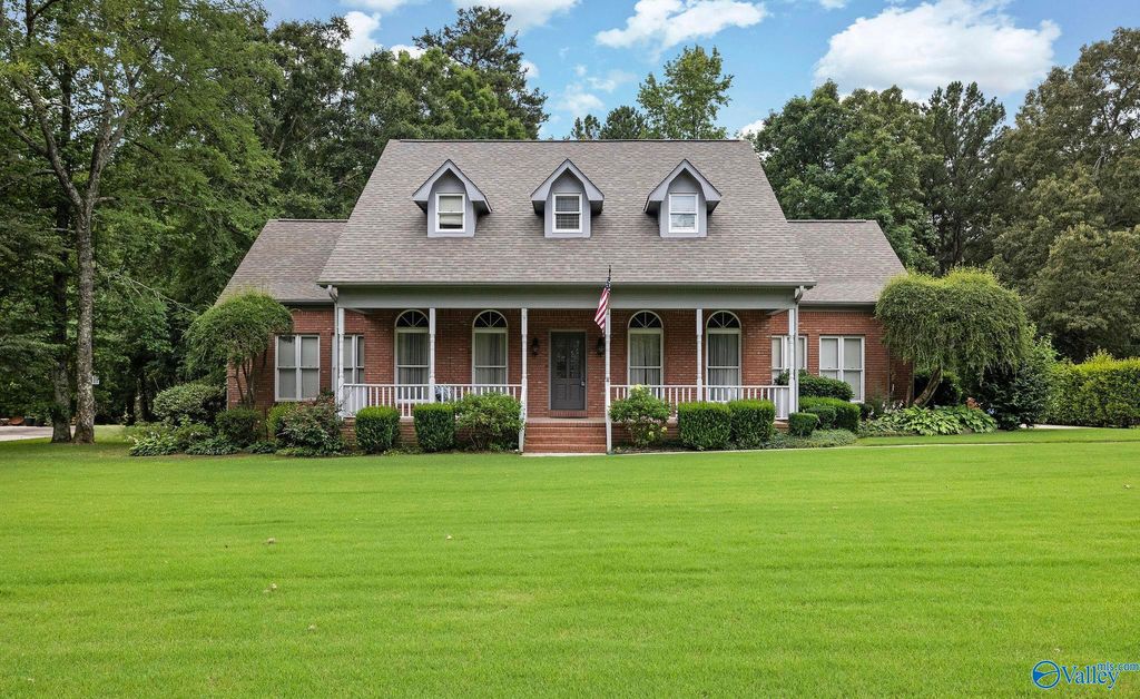 1350 Pennington Court SW, Hartselle, AL 35640