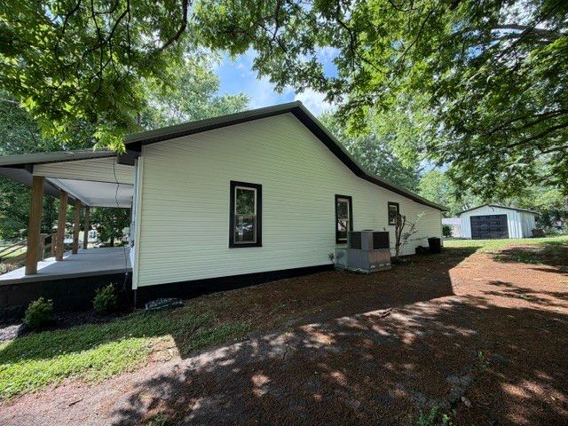 214 Myers St, Cowan, TN 37318