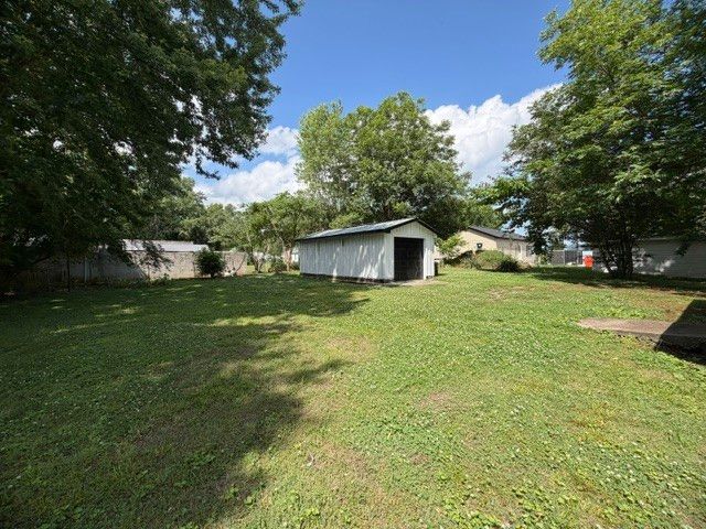 214 Myers St, Cowan, TN 37318