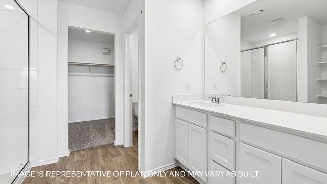 490 Gilmer LN, Buda, TX 78610