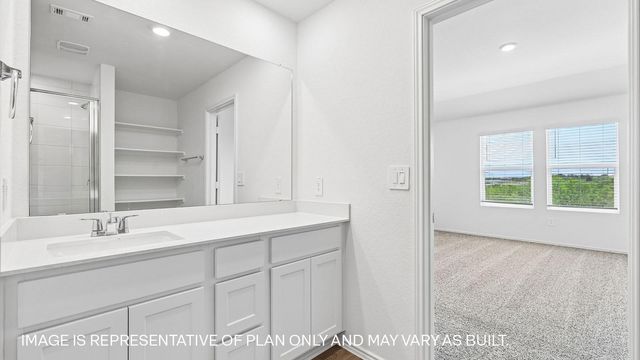 490 Gilmer LN, Buda, TX 78610
