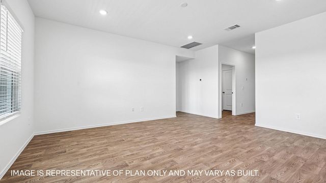 490 Gilmer LN, Buda, TX 78610