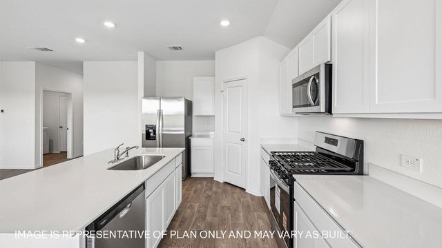490 Gilmer LN, Buda, TX 78610