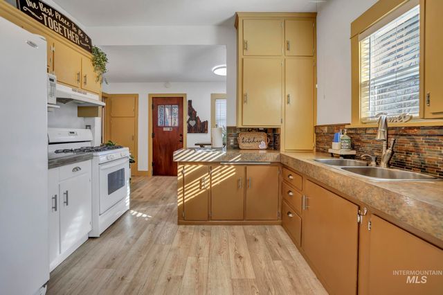 435 4th Ave E, Twin Falls, ID 83301