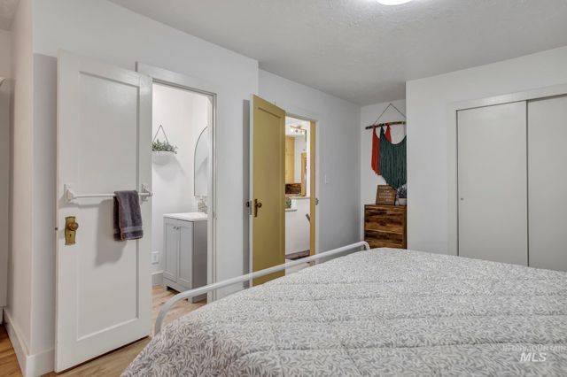 435 4th Ave E, Twin Falls, ID 83301