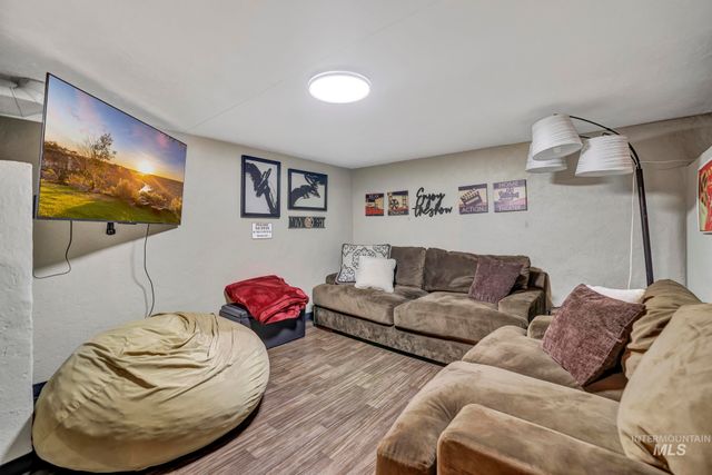 435 4th Ave E, Twin Falls, ID 83301