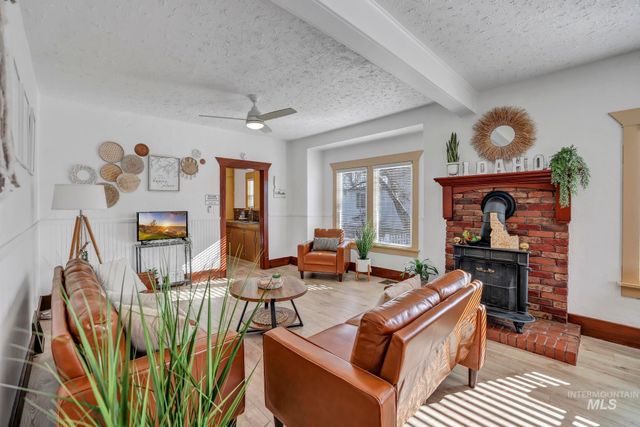 435 4th Ave E, Twin Falls, ID 83301