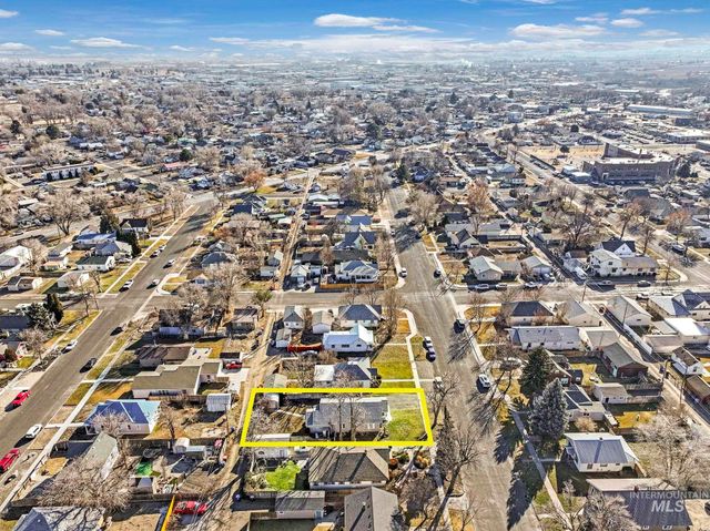 435 4th Ave E, Twin Falls, ID 83301