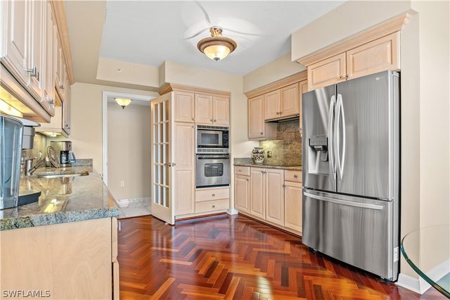 7515 Pelican Bay BLVD 7B, Naples, FL 34108