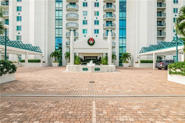 7515 Pelican Bay BLVD 7B, Naples, FL 34108