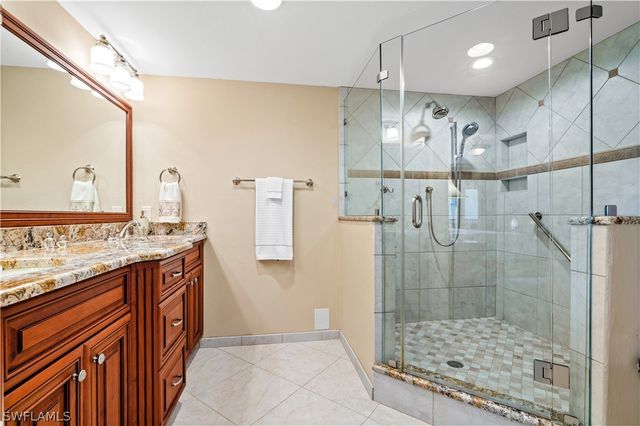 7515 Pelican Bay BLVD 7B, Naples, FL 34108