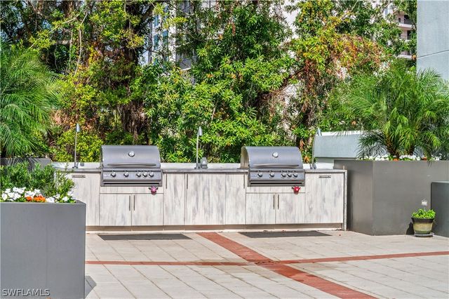 7515 Pelican Bay BLVD 7B, Naples, FL 34108