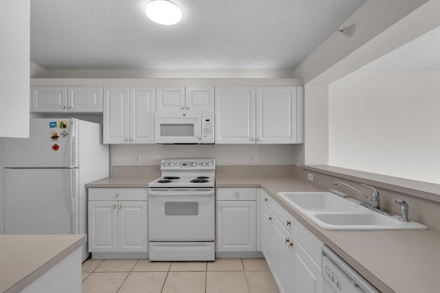 7763 Southampton Terrace 405, Tamarac, FL 33321