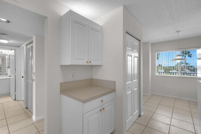 7763 Southampton Terrace 405, Tamarac, FL 33321