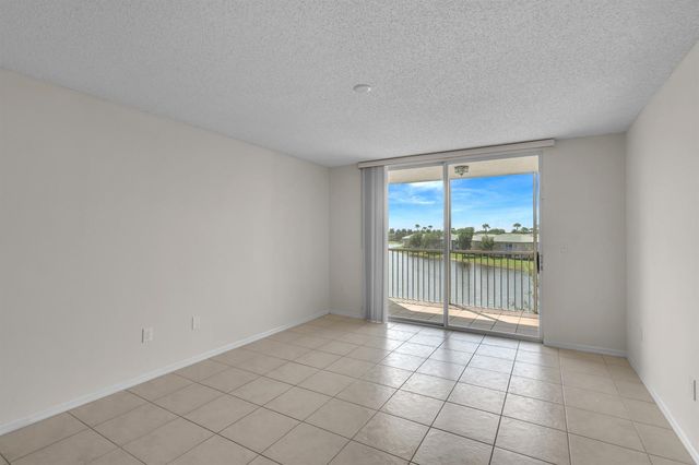7763 Southampton Terrace 405, Tamarac, FL 33321
