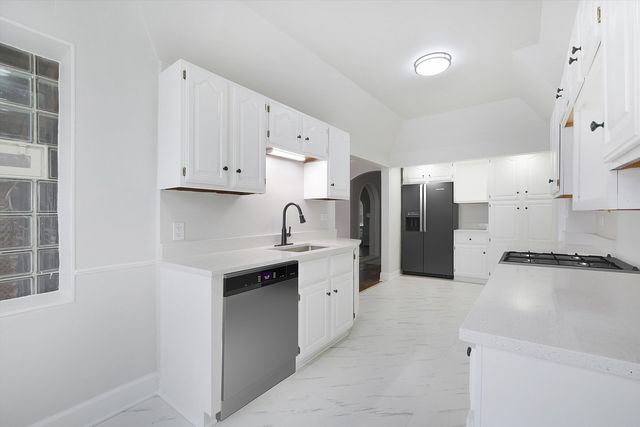 11340 S Union Avenue, Chicago, IL 60628