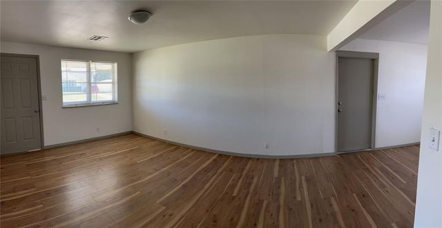 1201 Blackstone Avenue, Clinton, OK 73601