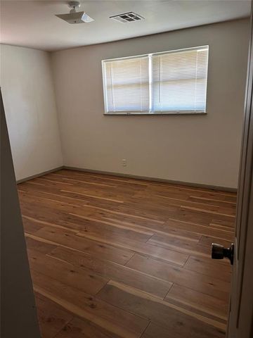 1201 Blackstone Avenue, Clinton, OK 73601