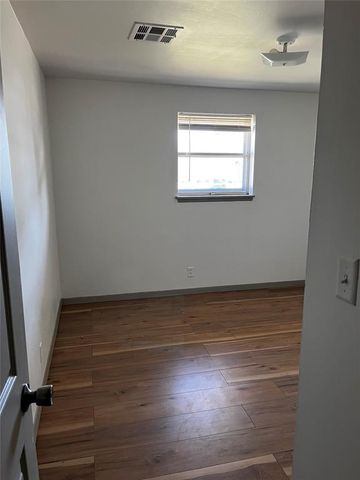 1201 Blackstone Avenue, Clinton, OK 73601