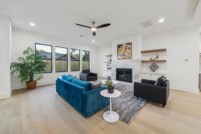 614 Eleanor Street, Houston, TX 77009