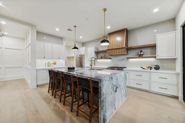 614 Eleanor Street, Houston, TX 77009