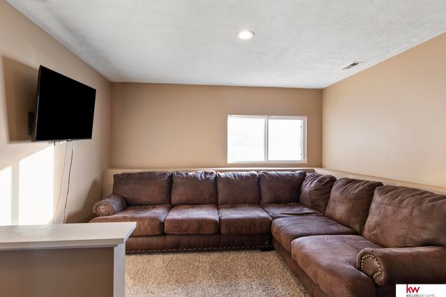 7954 N 146 Street, Bennington, NE 68007