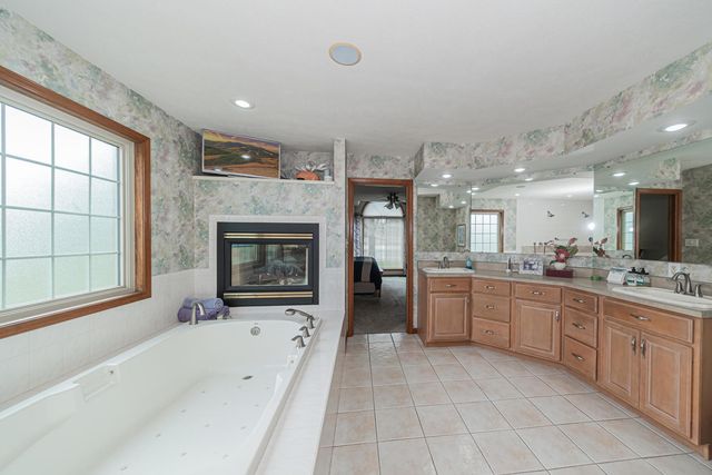 1016 Michael Lane, West Frankfort, IL 62896