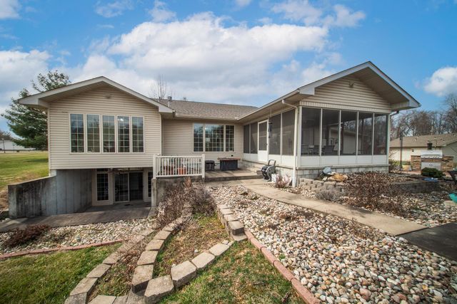 1016 Michael Lane, West Frankfort, IL 62896