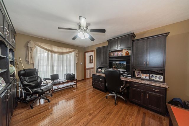 1016 Michael Lane, West Frankfort, IL 62896